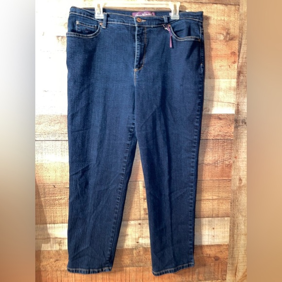 Gloria Vanderbilt Amanda jeans - Picture 2 of 8